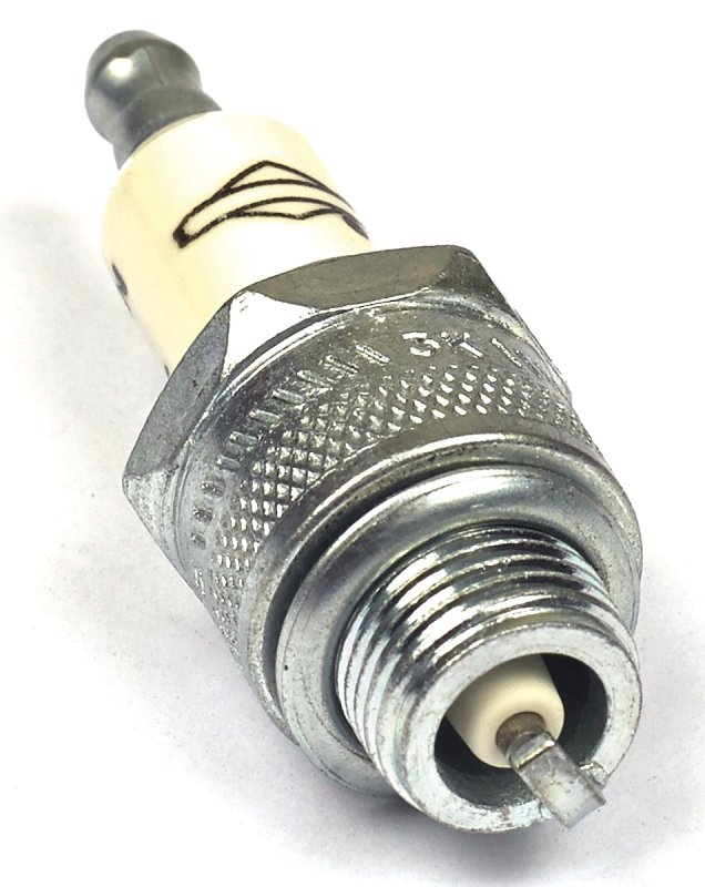 SPARK PLUG 625E 675E 725EX    